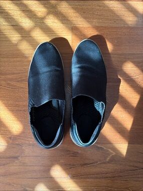 me too Black Slip-On Knit Flats